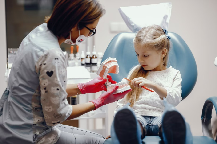 Cómo prevenir problemas dentales desde la infancia
